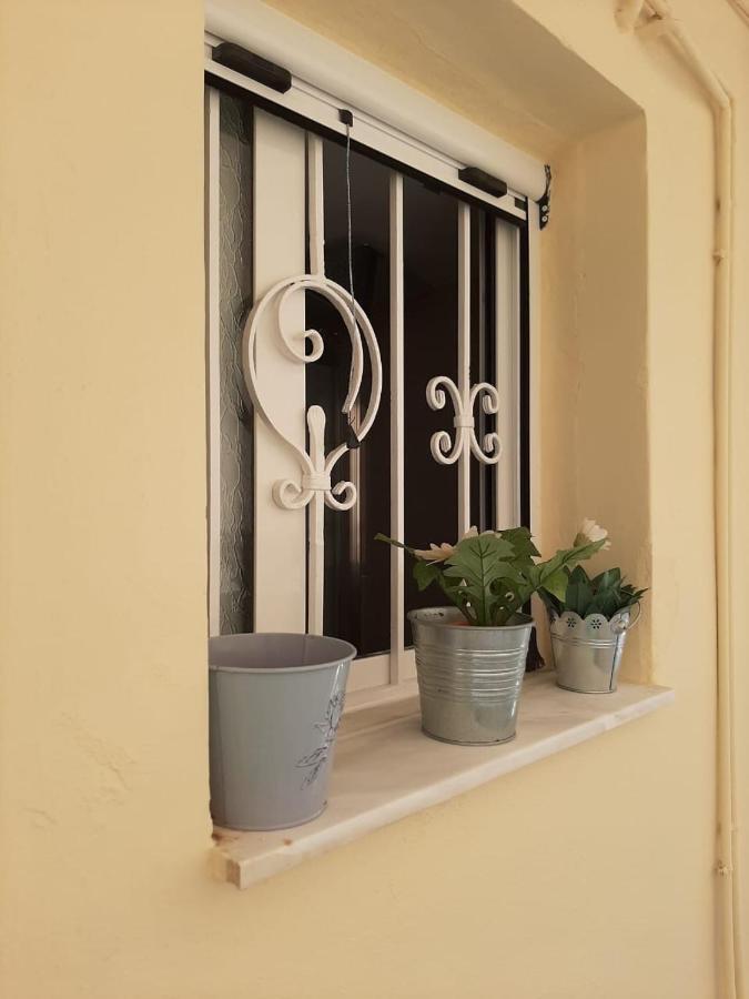 Kerry'S Cosy Apartment Vari  Exterior photo